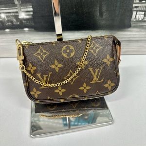 💚SOLD💚Louis Vuitton Mini Pochette Monogram
